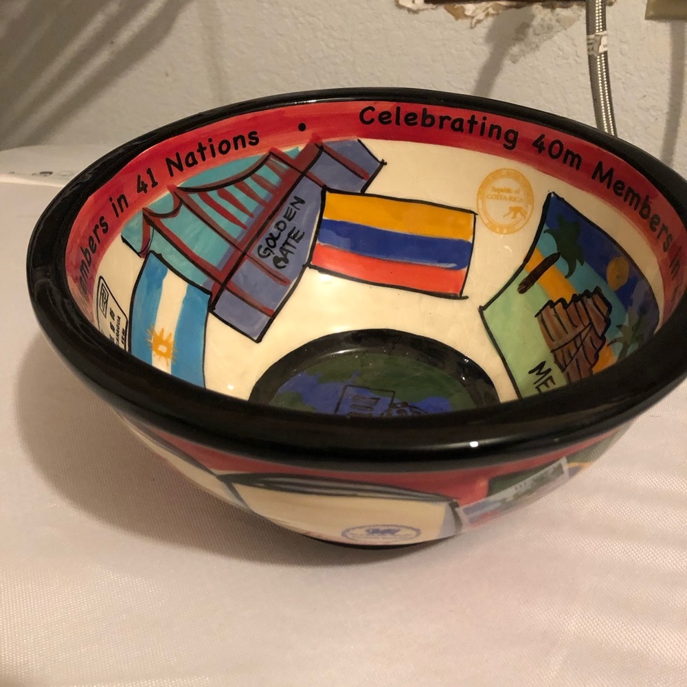 🌎2013 Netflix Commerative Snack Bowl- 859 $120 or $100 w/offer - legit sale-